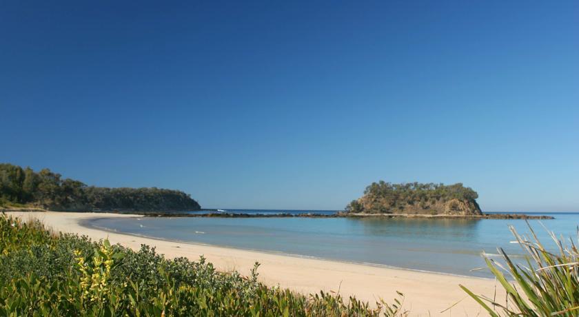 The Lodge Broulee Bagian luar foto