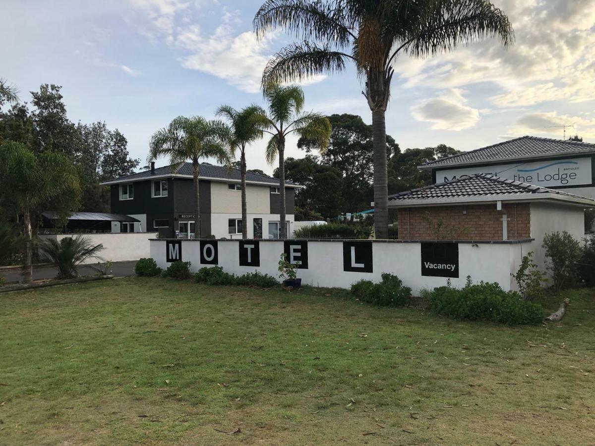 The Lodge Broulee Bagian luar foto